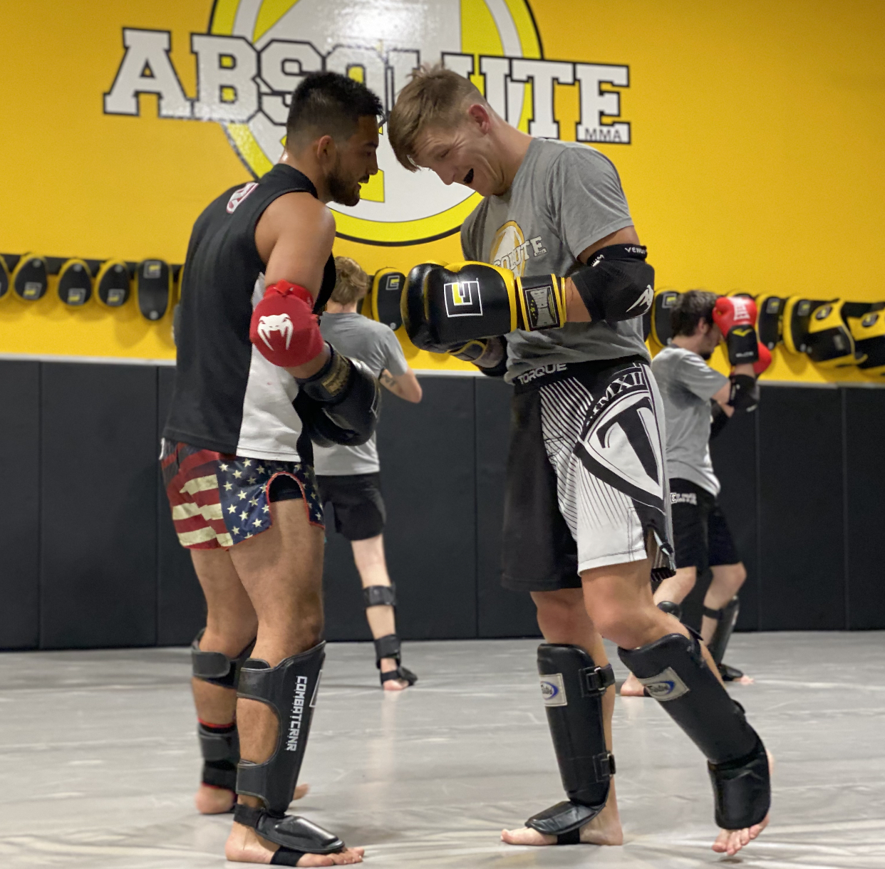 Kickboxing vs. Boxing: What Are the Differences and Benefits?